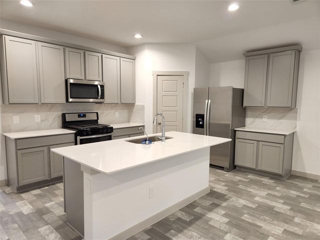 7718 Caspian Ranch Drive, Rosharon, TX 77583