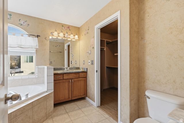 2204 E VIEW DR, South Weber, UT 84405