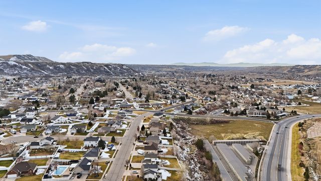 2204 E VIEW DR, South Weber, UT 84405