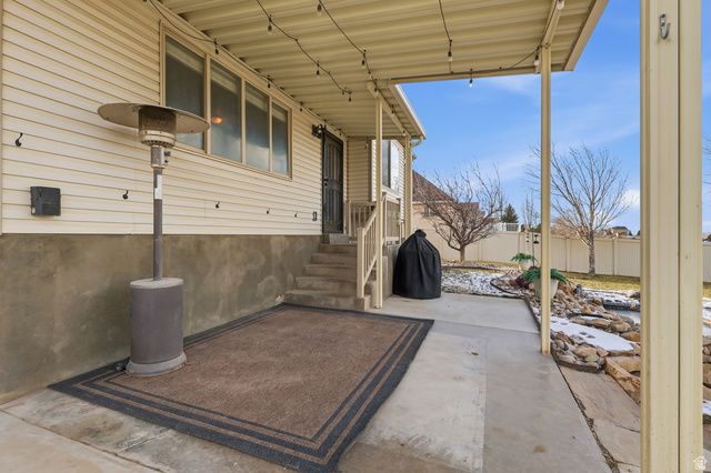 2204 E VIEW DR, South Weber, UT 84405