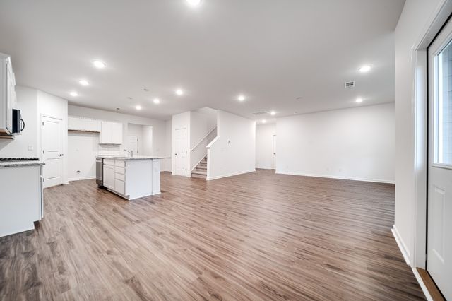 312 Deacon Ln, White House, TN 37188