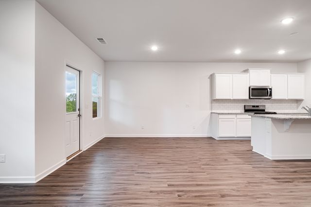 312 Deacon Ln, White House, TN 37188