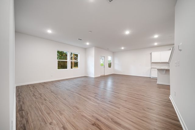 312 Deacon Ln, White House, TN 37188