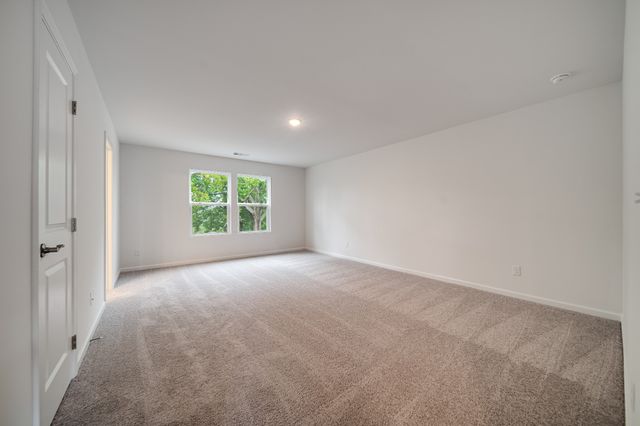 312 Deacon Ln, White House, TN 37188