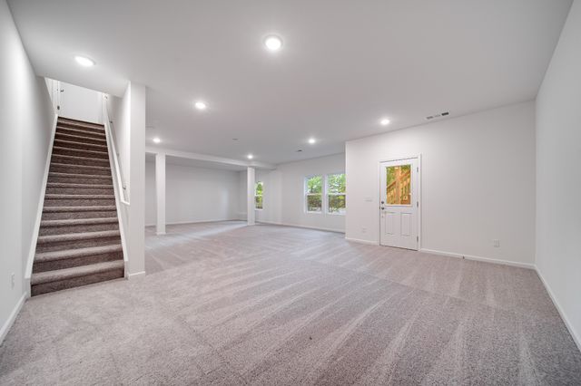 312 Deacon Ln, White House, TN 37188
