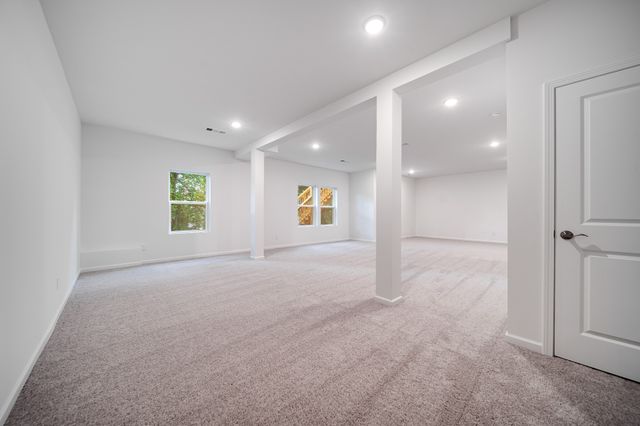 312 Deacon Ln, White House, TN 37188