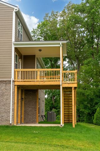 312 Deacon Ln, White House, TN 37188