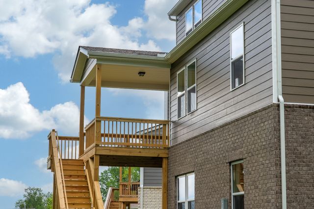 312 Deacon Ln, White House, TN 37188