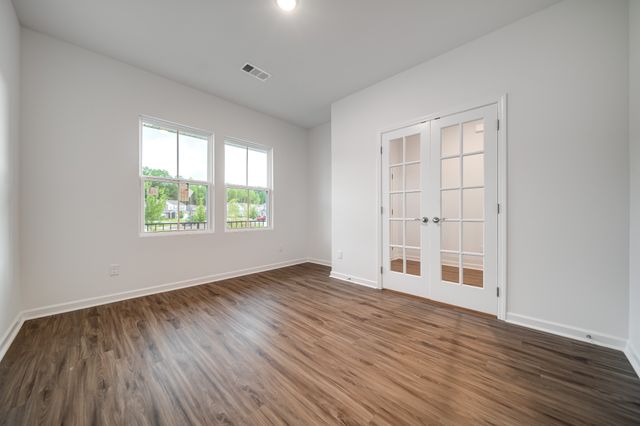 312 Deacon Ln, White House, TN 37188