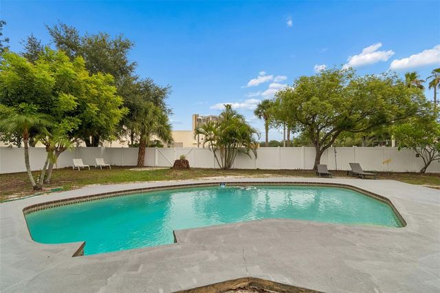 1004 WASHINGTON AVENUE, Largo, FL 33770
