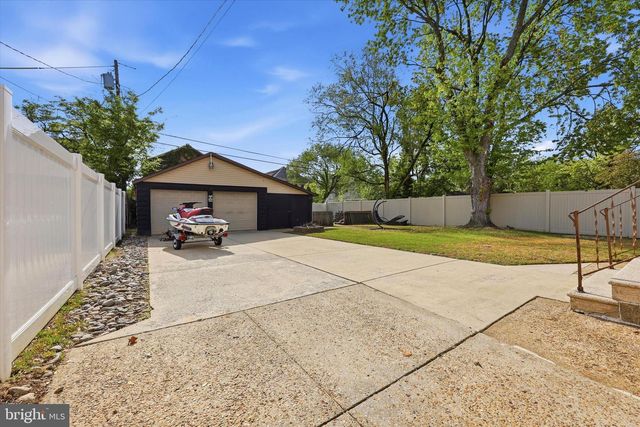 637 BILLINGS AVE, Paulsboro, NJ 08066
