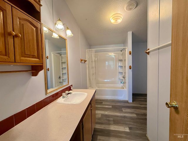 1366 Glenwood Road, Kamiah, ID 83536