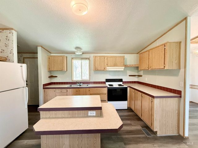 1366 Glenwood Road, Kamiah, ID 83536