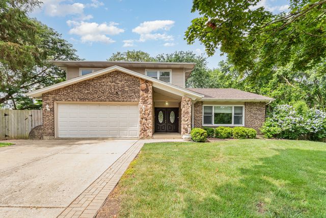 5 Swan Circle, Bolingbrook, IL 60440