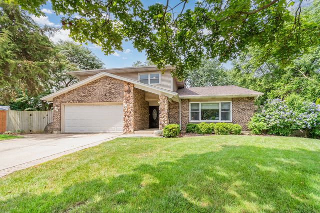 5 Swan Circle, Bolingbrook, IL 60440