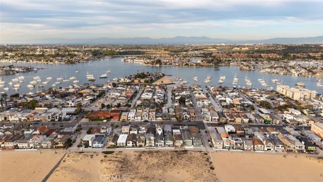 116 E Oceanfront, Newport Beach, CA 92661