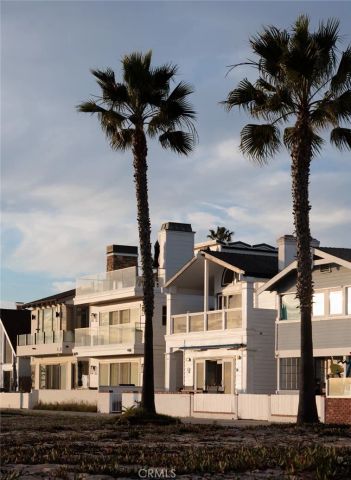116 E Oceanfront, Newport Beach, CA 92661