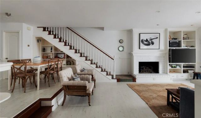 116 E Oceanfront, Newport Beach, CA 92661