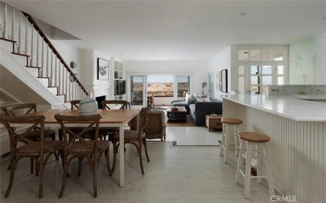 116 E Oceanfront, Newport Beach, CA 92661