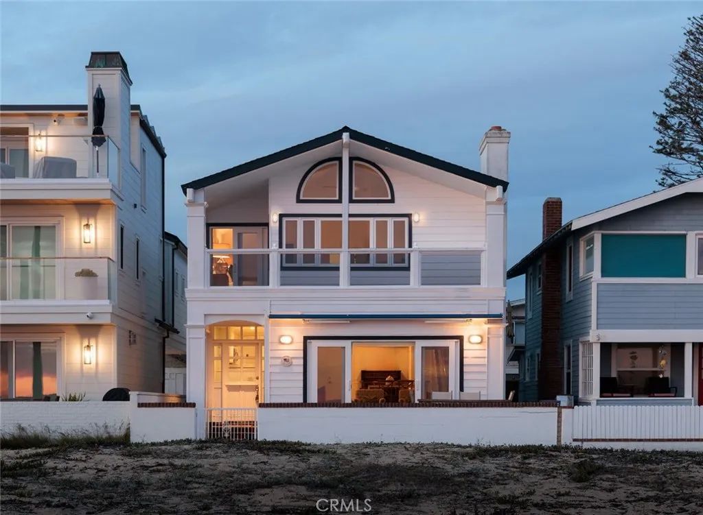 116 E Oceanfront, Newport Beach, CA 92661