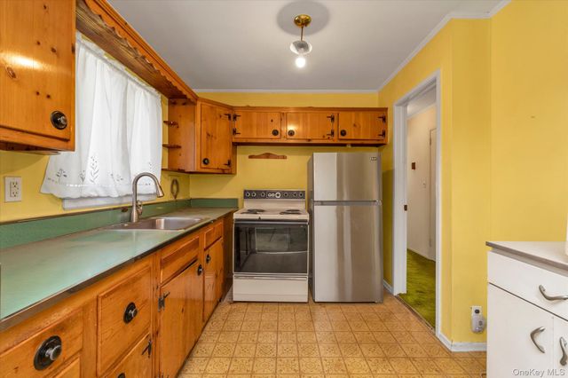 58 Elm Street, Hicksville, NY 11801