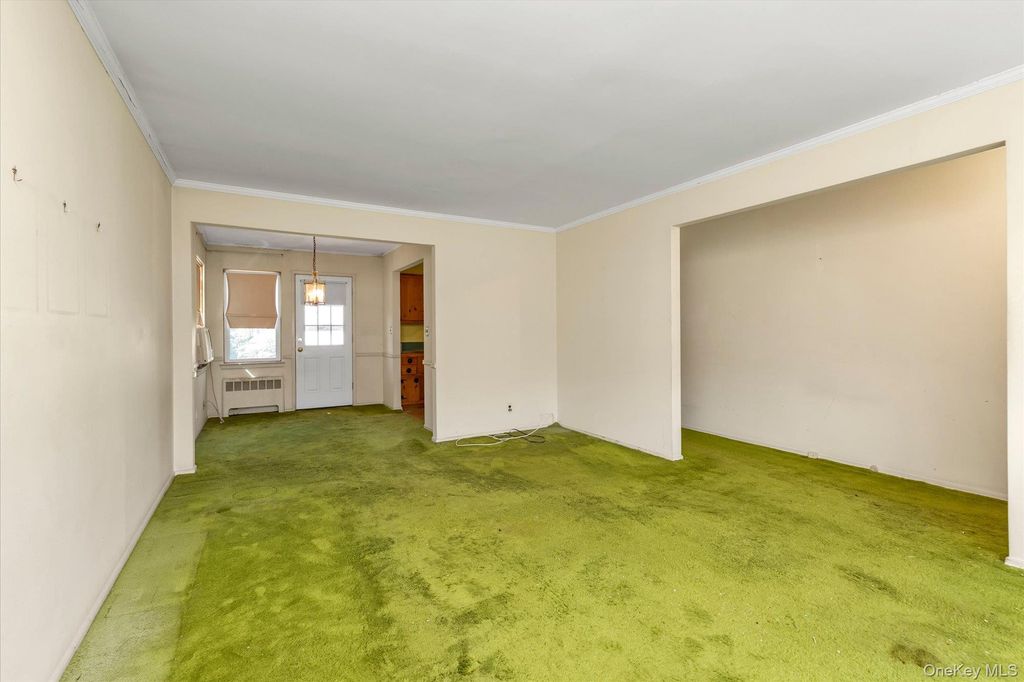 58 Elm Street, Hicksville, NY 11801 — photo 3