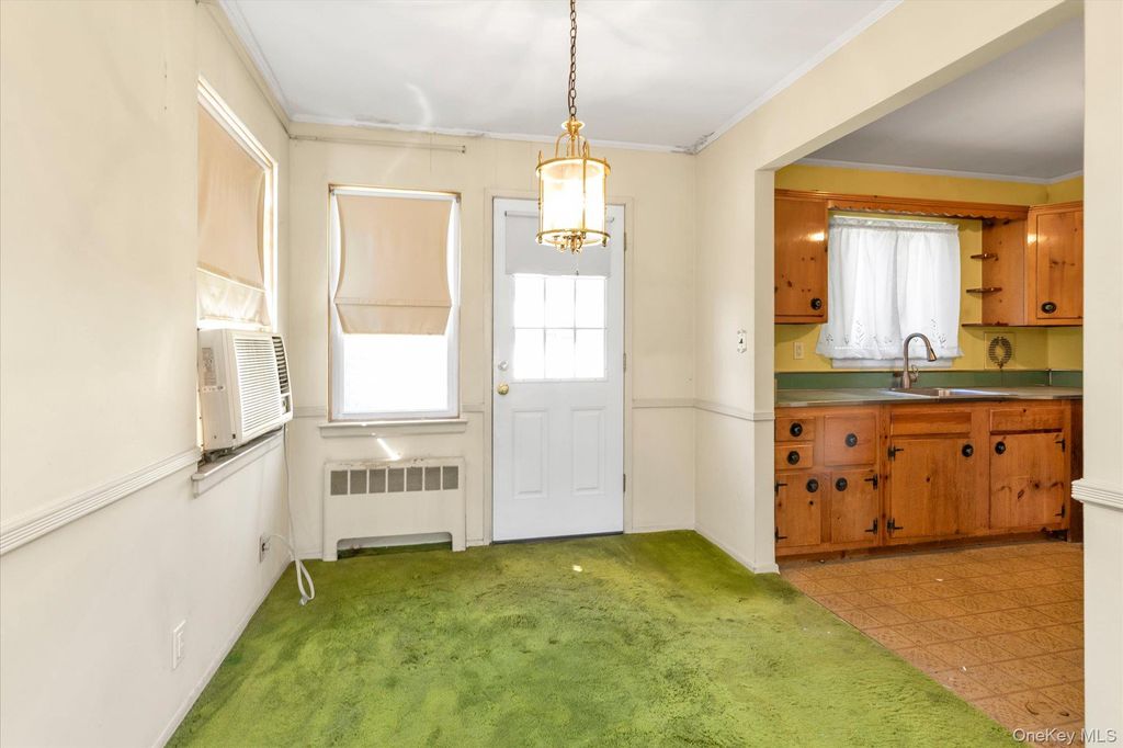 58 Elm Street, Hicksville, NY 11801 — photo 5