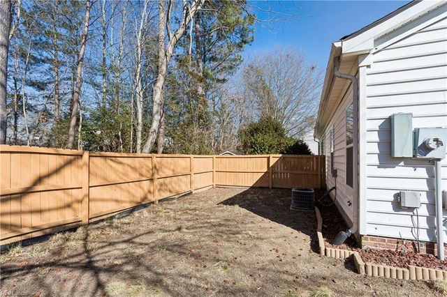 103 Nathan PL, Yorktown, VA 23692