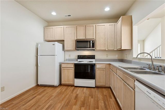 103 Nathan PL, Yorktown, VA 23692