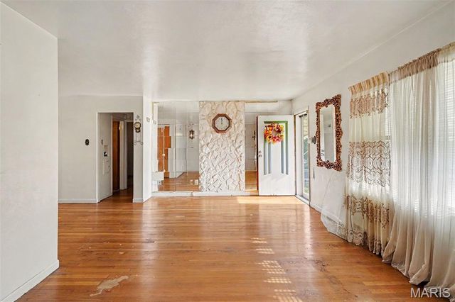 5125 Wallingford Drive, Ferguson, MO 63121