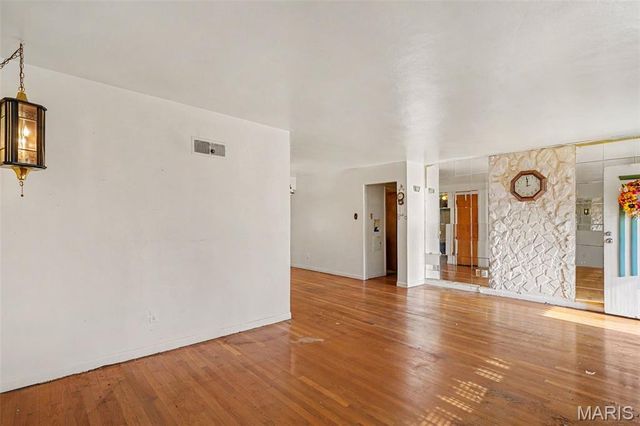 5125 Wallingford Drive, Ferguson, MO 63121