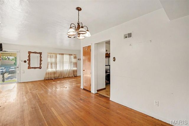 5125 Wallingford Drive, Ferguson, MO 63121