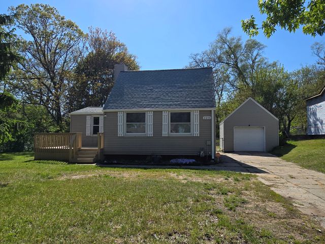 3205 Charlesgate Avenue SW, Wyoming, MI 49509