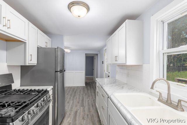 3205 Charlesgate Avenue SW, Wyoming, MI 49509