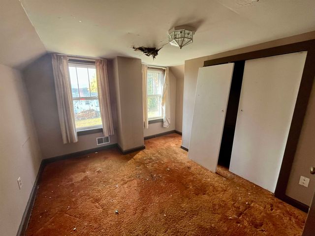 314 W SPRING AVE, Elkton, VA 22827