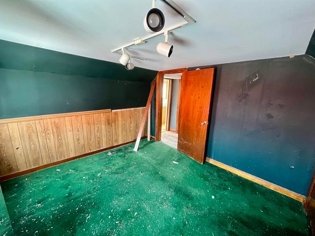 314 W SPRING AVE, Elkton, VA 22827