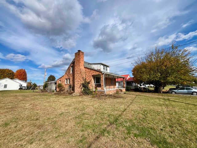 314 W SPRING AVE, Elkton, VA 22827