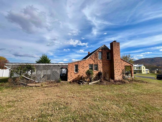 314 W SPRING AVE, Elkton, VA 22827