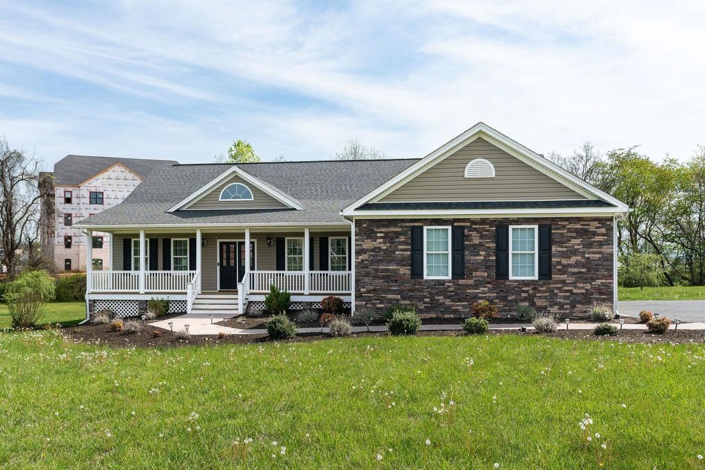 82 WILLOW LN, Waynesboro, VA 22980