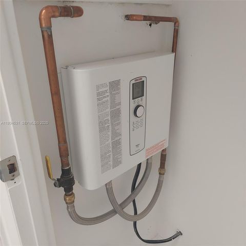 2300 Park Ln 211, Hollywood, FL 33021