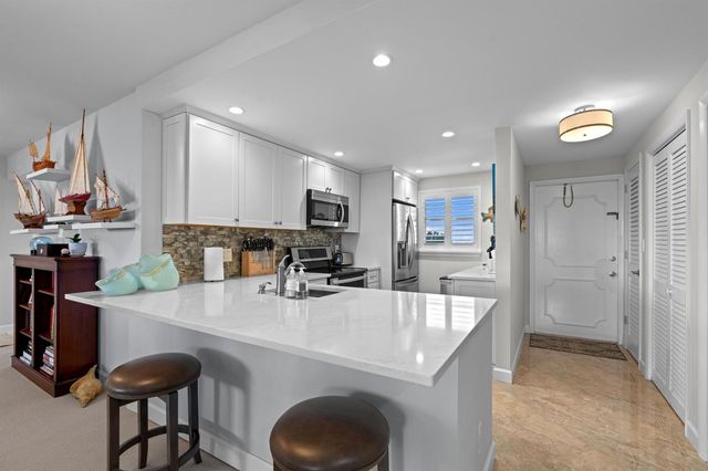 555 NW 4th Avenue Apt 501, Boca Raton, FL 33432