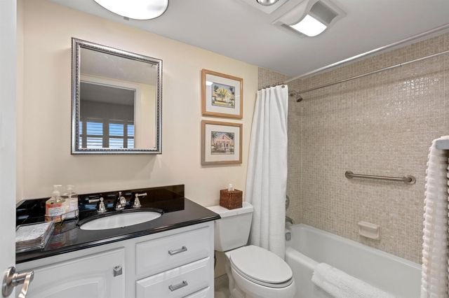 555 NW 4th Avenue Apt 501, Boca Raton, FL 33432