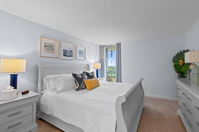 555 NW 4th Avenue Apt 501, Boca Raton, FL 33432