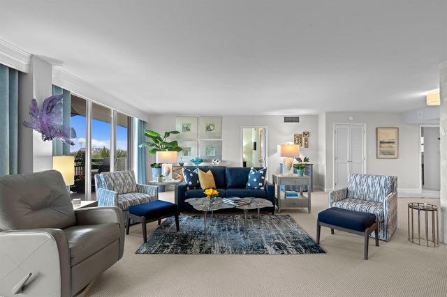 555 NW 4th Avenue Apt 501, Boca Raton, FL 33432