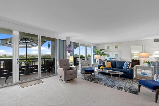 555 NW 4th Avenue Apt 501, Boca Raton, FL 33432