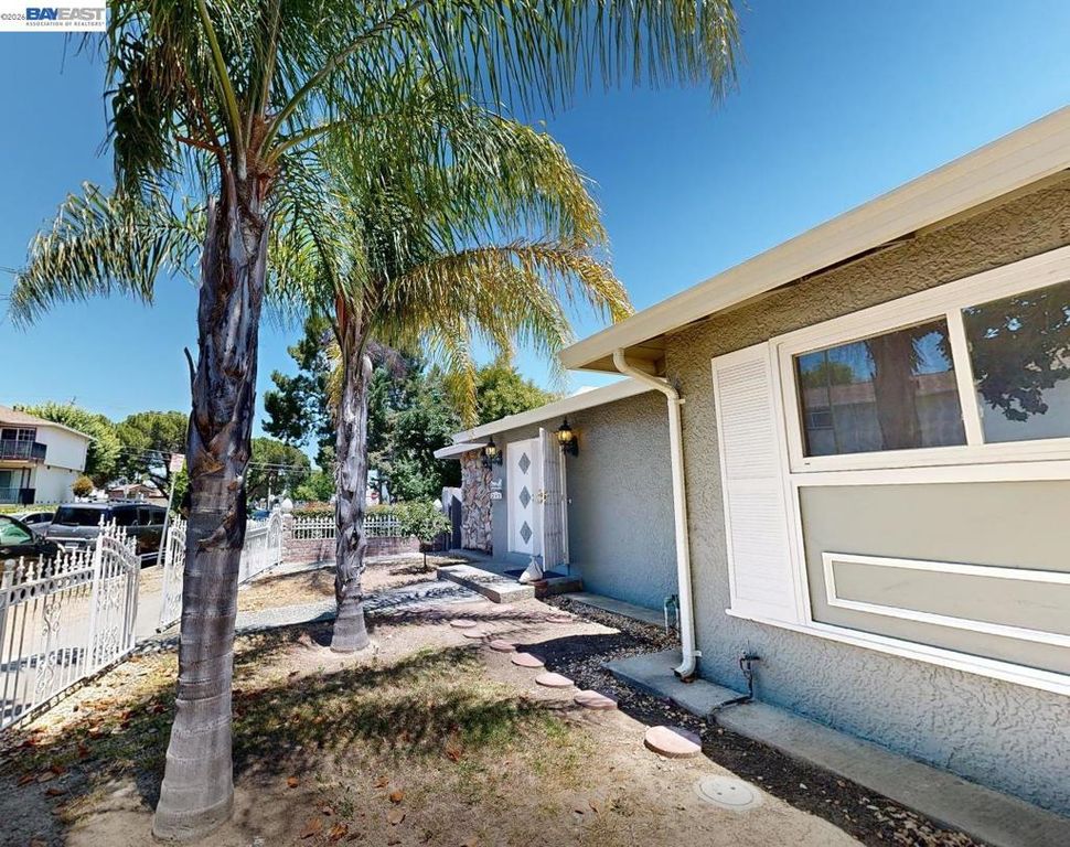 Image 2 of property listing at 240 Richfield Dr, San Jose, CA 95129
