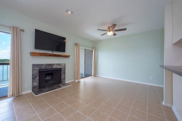 18809 Egret Bay Boulevard 127, Webster, TX 77058