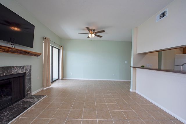 18809 Egret Bay Boulevard 127, Webster, TX 77058