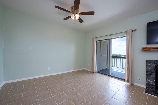18809 Egret Bay Boulevard 127, Webster, TX 77058