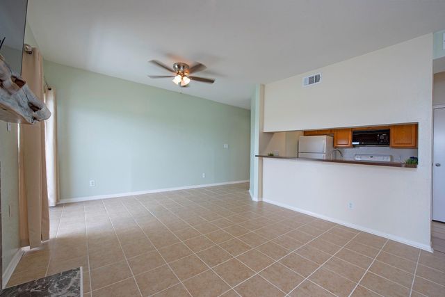 18809 Egret Bay Boulevard 127, Webster, TX 77058